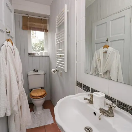 Nyaraló Lake Lodge Studio Bowness-on-Windermere